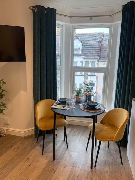 Alto - Lovely 2 Bedroom Serviced Apartment Bristol By Mint Stays Ngoại thất bức ảnh