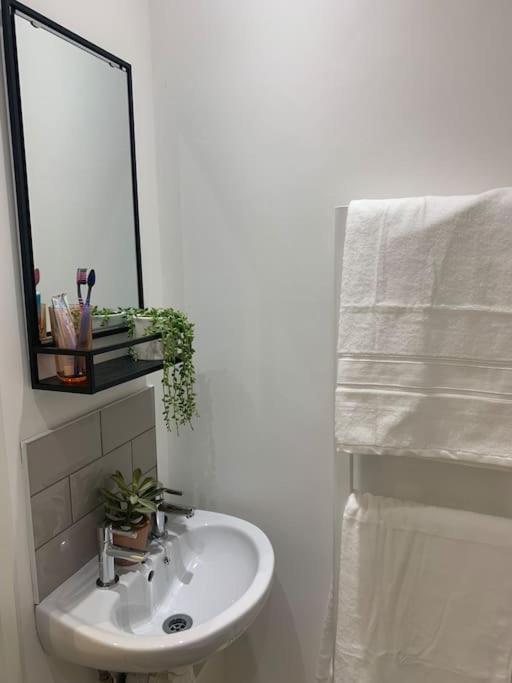 Alto - Lovely 2 Bedroom Serviced Apartment Bristol By Mint Stays Ngoại thất bức ảnh